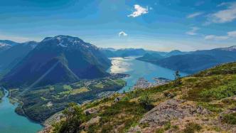 Åndalsnes: Romsdalen Gondola Round-Trip Ticket